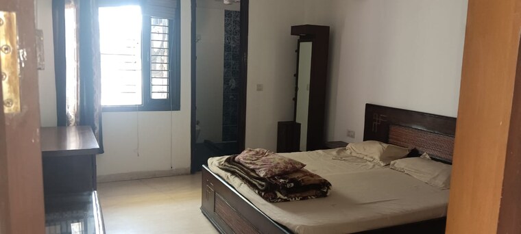 Bedroom, greater kailash i 3 Bedroom 250 Sq.Yd. Builder Floor In Greater Kailash I Delhi 9194365
