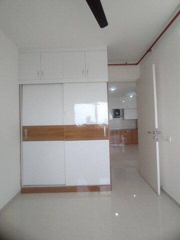 Room in 1 BHK Apartment at Hiranandani Queensgate, Bannerghatta – for Rent