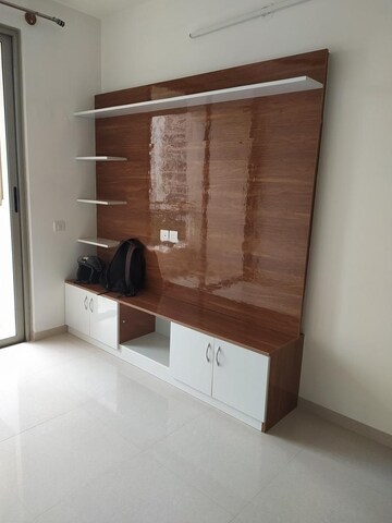 Room in 1 BHK Apartment at Hiranandani Queensgate, Bannerghatta – for Rent