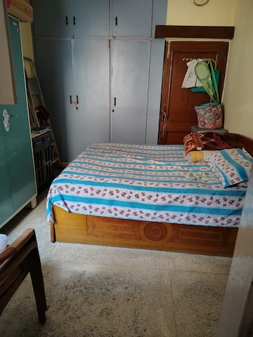 Bedroom in 2 BHK Apartment at Patparganj – for Rent