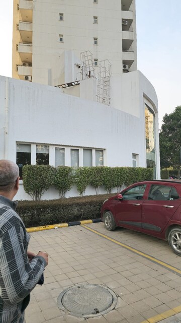 3.5 BHK Builder Floor – Exterior View View at Smart World Orchard, Sector 61 - for Sale