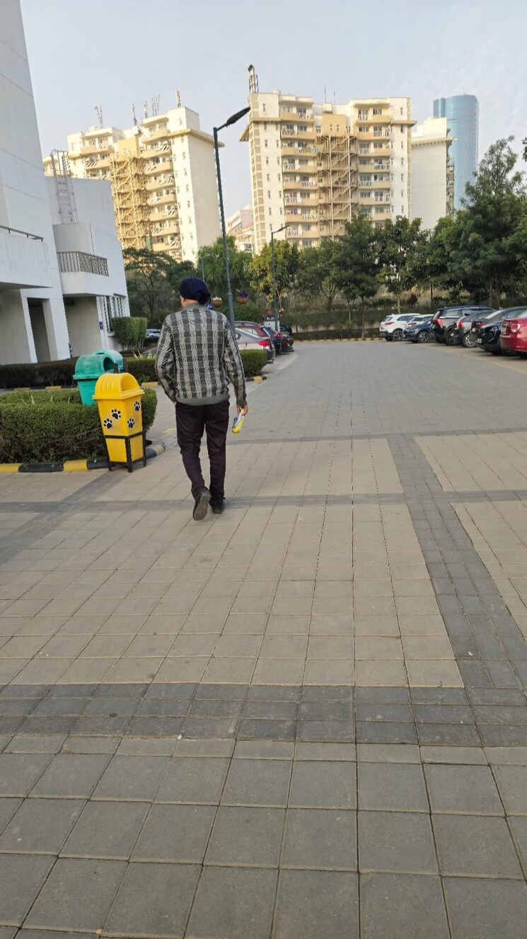  Parking, smart-world-orchard 3.5 Bedroom 1630 Sq.Ft. Builder Floor In Sector 61 Gurgaon 9194383