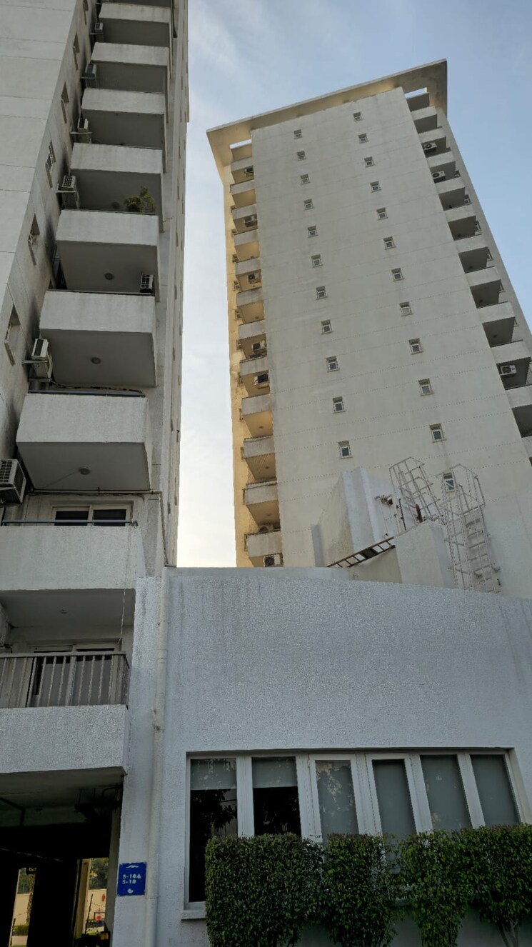 Exterior View, smart-world-orchard 3.5 Bedroom 1630 Sq.Ft. Builder Floor In Sector 61 Gurgaon 9194383