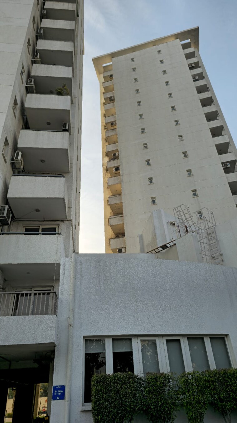 Exterior View, smart-world-orchard 3.5 Bedroom 1630 Sq.Ft. Builder Floor In Sector 61 Gurgaon 9194383