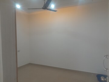 Room in 2 BHK Builder Floor at Nri Layout – for Rent