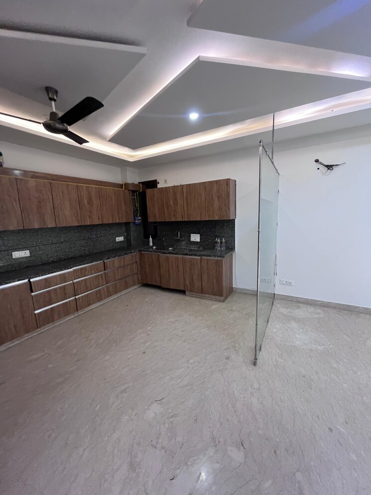 Kitchen, paschim vihar 3.5 Bedroom 1800 Sq.Ft. Builder Floor In Paschim Vihar Delhi 9194523