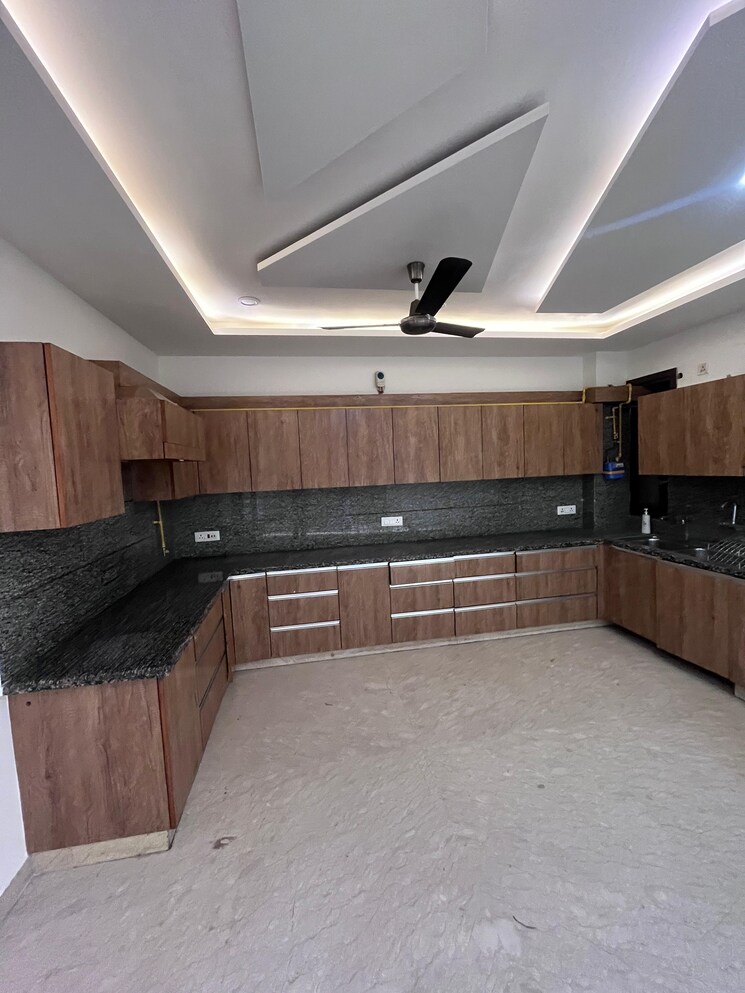 Kitchen, paschim vihar 3.5 Bedroom 1800 Sq.Ft. Builder Floor In Paschim Vihar Delhi 9194523