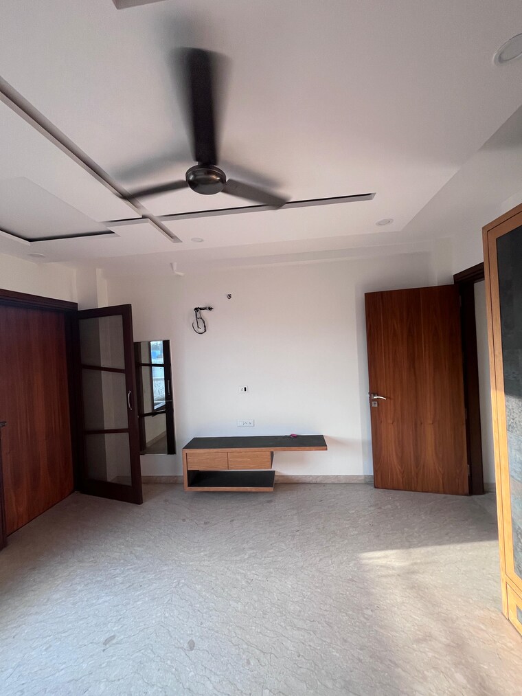 Bedroom, paschim vihar 3.5 Bedroom 1800 Sq.Ft. Builder Floor In Paschim Vihar Delhi 9194523