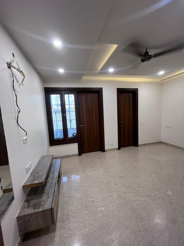 Room, paschim vihar 3.5 Bedroom 1800 Sq.Ft. Builder Floor In Paschim Vihar Delhi 9194523