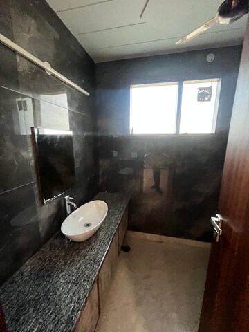 Washroom in 3.5 BHK Builder Floor at Paschim Vihar – for Rent