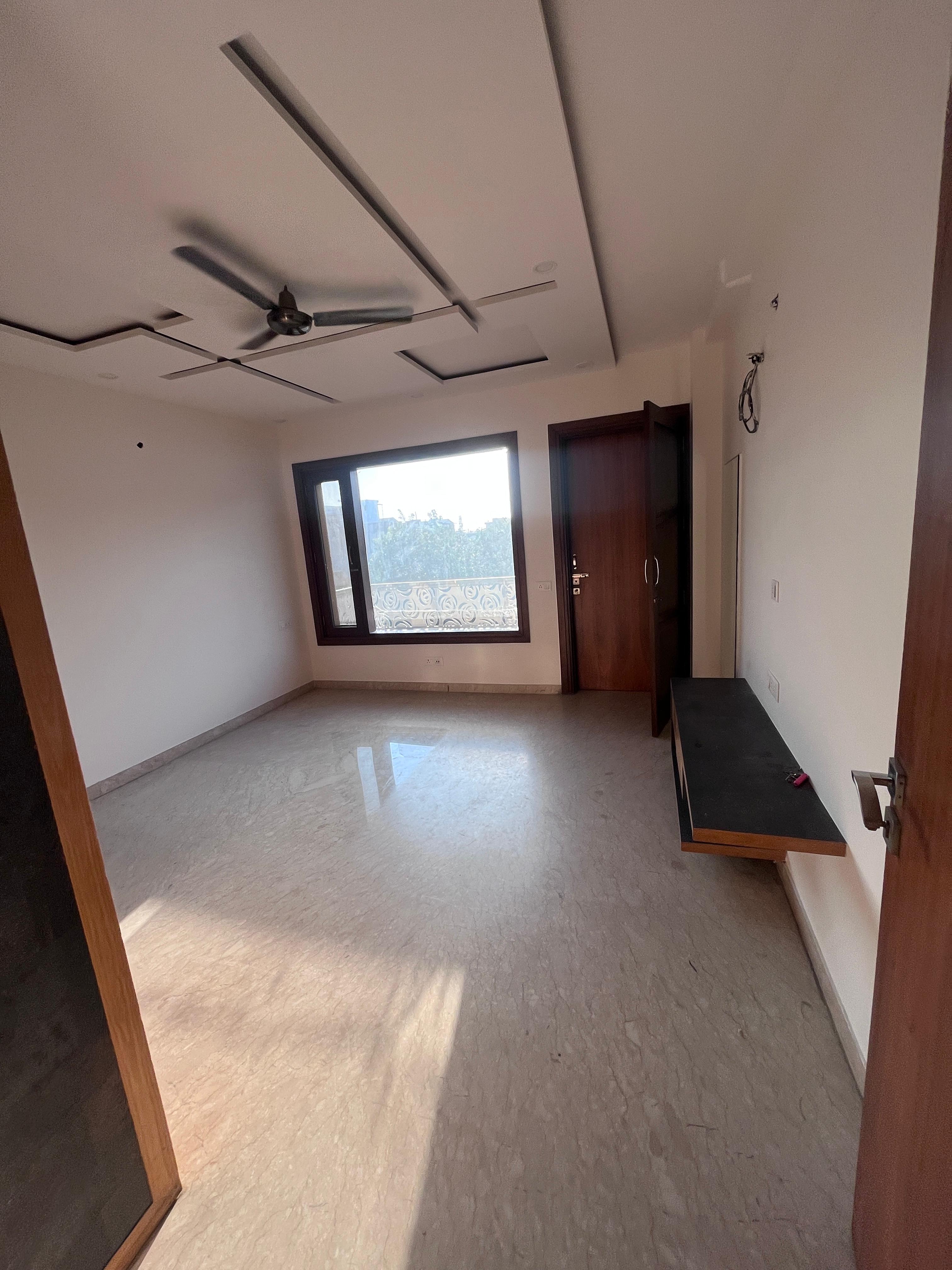 3.5 BHK + Pooja Room,Servant Room Builder Floor For Rent in Paschim Vihar
