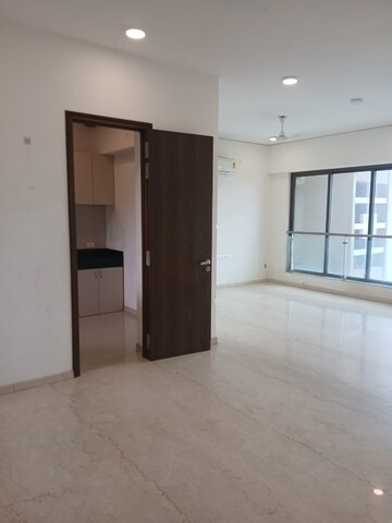 Room in 3 BHK Apartment at Celestia Spaces, Parel – for Rent