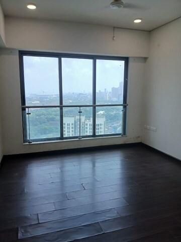 Room in 3 BHK Apartment at Celestia Spaces, Parel – for Rent