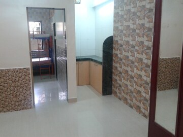Room in 1 BHK Apartment at Ram Kutir, Matunga East – for Rent
