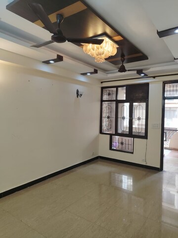 Room in 2 BHK Builder Floor at Vasundhara Sector 5 – for Rent
