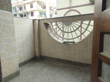 Bathroom in 2 BHK Builder Floor at Vasundhara Sector 5 – for Rent