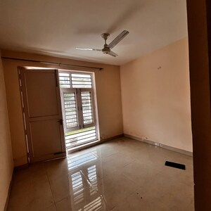 Room in 3 BHK Builder Floor at RPS Palm Drive, Khedi Road – for Sale