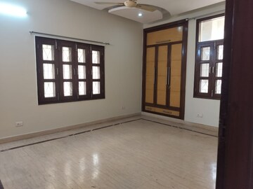 Room in 3 BHK Builder Floor at Vasundhara Sector 1 – for Rent