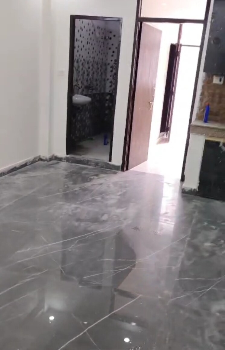 Room, sarfabad village 2 Bedroom 950 Sq.Ft. Builder Floor In Sarfabad Village Noida 9194755