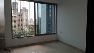 Room in 3 BHK Apartment at Oberoi Eternia, Mulund West – for Rent