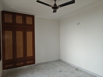 Room in 3 BHK Apartment at Sector 20 – for Sale