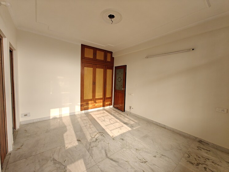 Room, sector 20 3 Bedroom 1943 Sq.Ft. Apartment In Sector 20 Panchkula 9194638