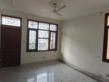 Room in 3 BHK Apartment at Sector 20 – for Sale