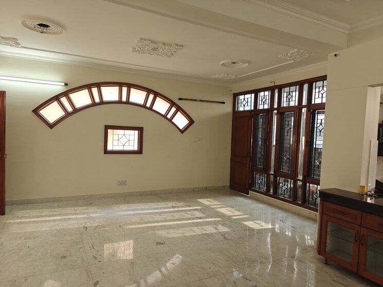 Room, sector 20 3 Bedroom 1943 Sq.Ft. Apartment In Sector 20 Panchkula 9194638