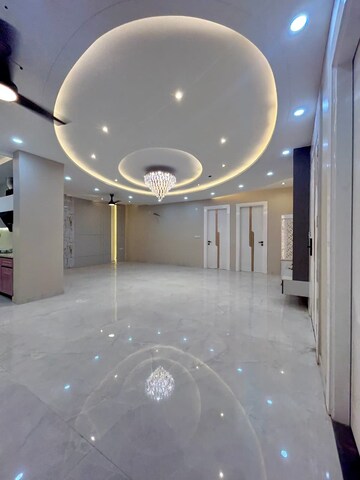 Bathroom in 4 BHK Builder Floor at TDI The Retreat, Sector 89 – for Sale