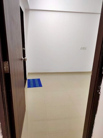 Room in 1 BHK Apartment at Soundlines Florence Tower, Lower Parel – for Rent