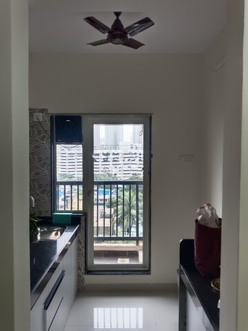 Room in 1 BHK Apartment at Raunak Residency Thane, Pokhran Road No One – for Rent