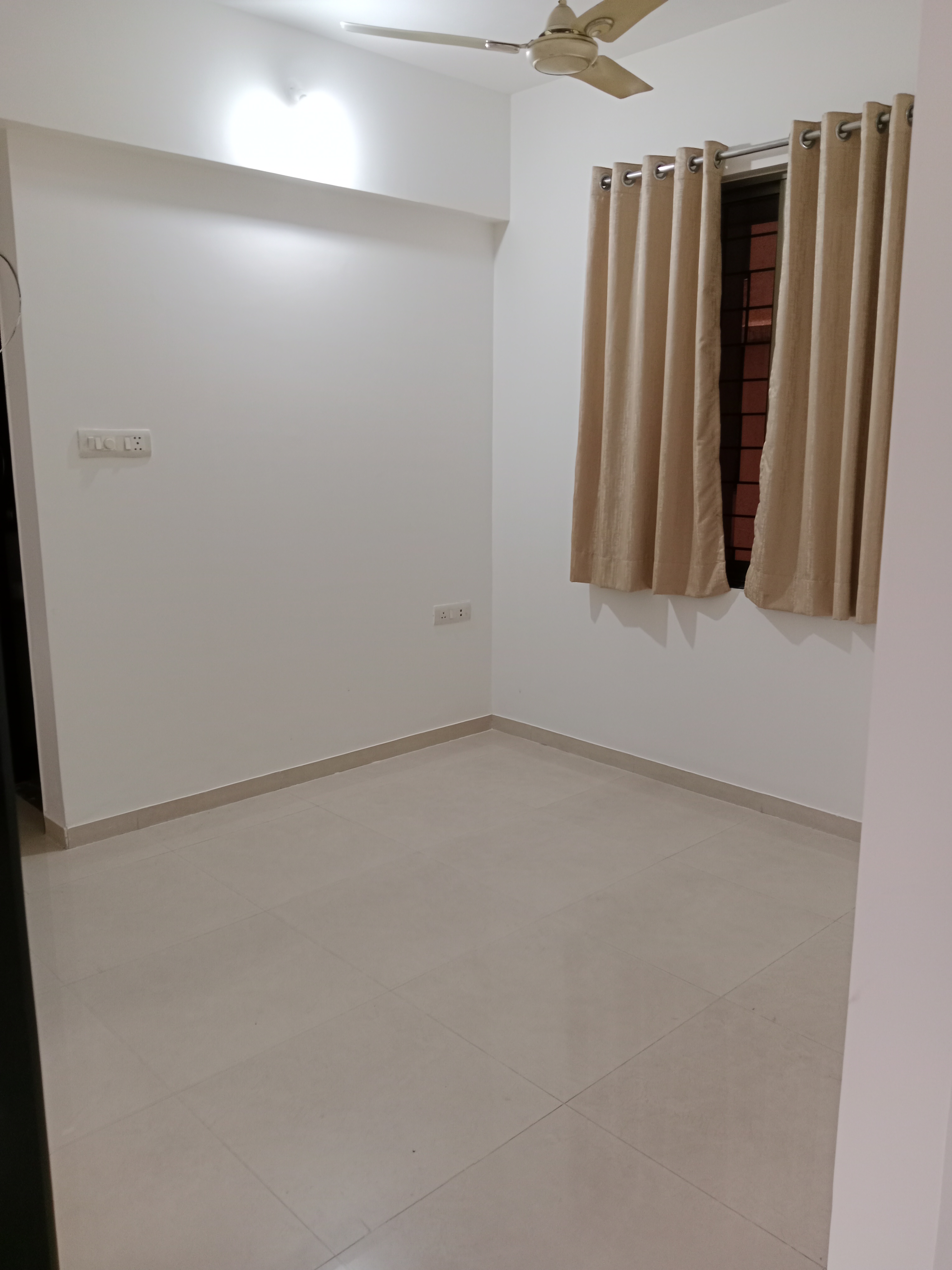 2 BHK + Extra Room 950 Sq.Ft. Apartment in Neelkanth Palms