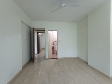 Room in 3 BHK Apartment at Runwal Classique, Chembur – for Rent