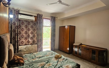 1 BHK Builder Floor For Rent in Vile Parle West