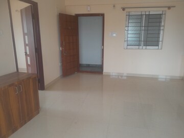 Room in 2 BHK Apartment at Nri Layout – for Rent