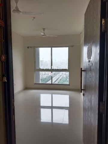 Room in 2 BHK Apartment at Vartak Nagar – for Rent