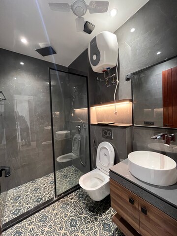 Bathroom in 4 BHK Builder Floor at Ansal Sushant Lok I, Sector 43 – for Rent