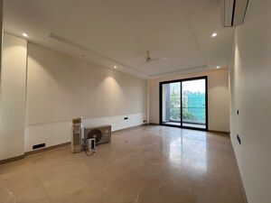 Room in 4 BHK Builder Floor at Ansal Sushant Lok I, Sector 43 – for Rent