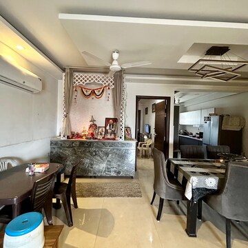 Team Area in 2 BHK Apartment at Ambience Creacions, Sector 22 – for Rent