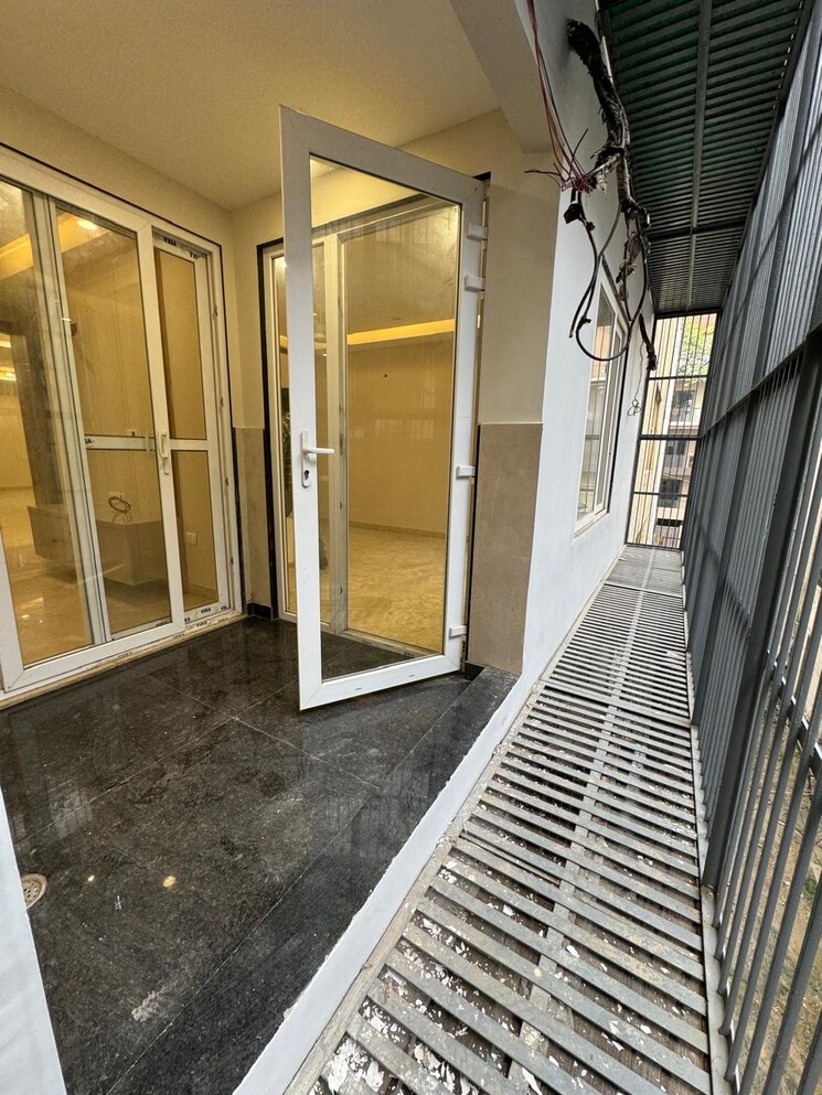 Cupboard, paschim vihar 3 Bedroom 1350 Sq.Ft. Builder Floor In Paschim Vihar Delhi 9195023