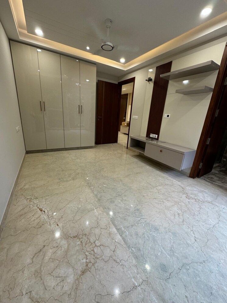 Room, paschim vihar 3 Bedroom 1350 Sq.Ft. Builder Floor In Paschim Vihar Delhi 9195023