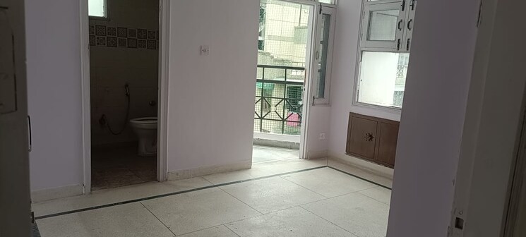 Room, sector 23 dwarka 3 Bedroom 1400 Sq.Ft. Apartment In Sector 23 Dwarka Delhi 9194935