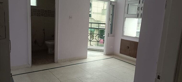 Room, sector 23 dwarka 3 Bedroom 1400 Sq.Ft. Apartment In Sector 23 Dwarka Delhi 9194935