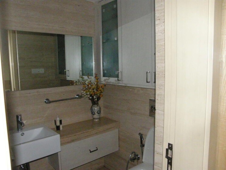 Bathroom, raheja-atlantis 3 Bedroom 1911 Sq.Ft. Apartment In Lower Parel Mumbai 9194924