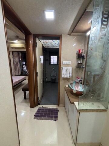 Bathroom in 3 BHK Apartment at Ansal Whispering Meadows, Mulund West – for Rent