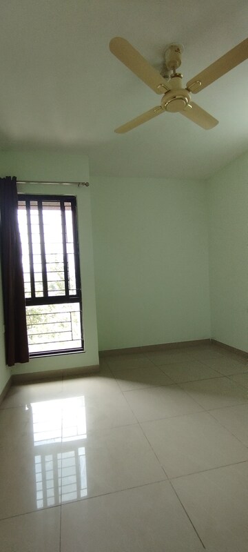 Room in 2.5 BHK Apartment at Nanded Lalit, Sinhagad Road – for Rent