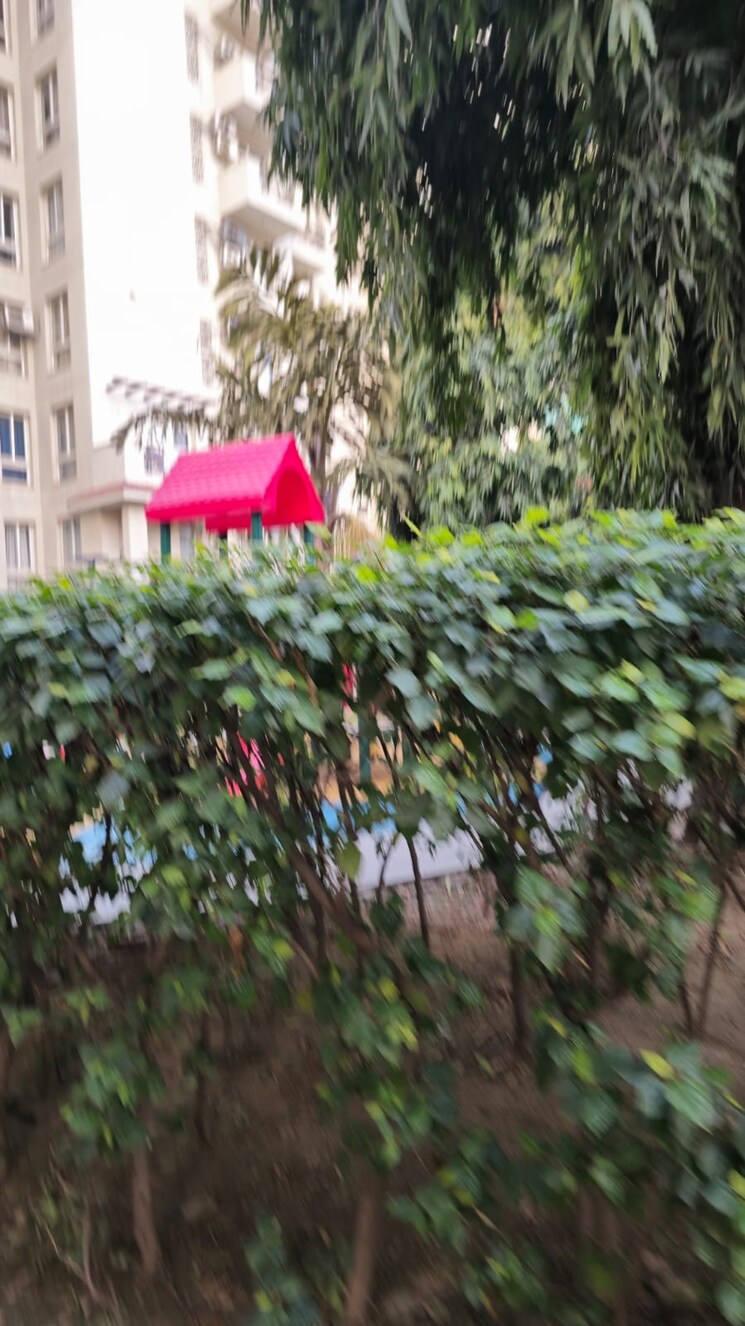 Garden, emaar-emerald-estate 2 Bedroom 1020 Sq.Ft. Apartment In Sector 65 Gurgaon 9194976