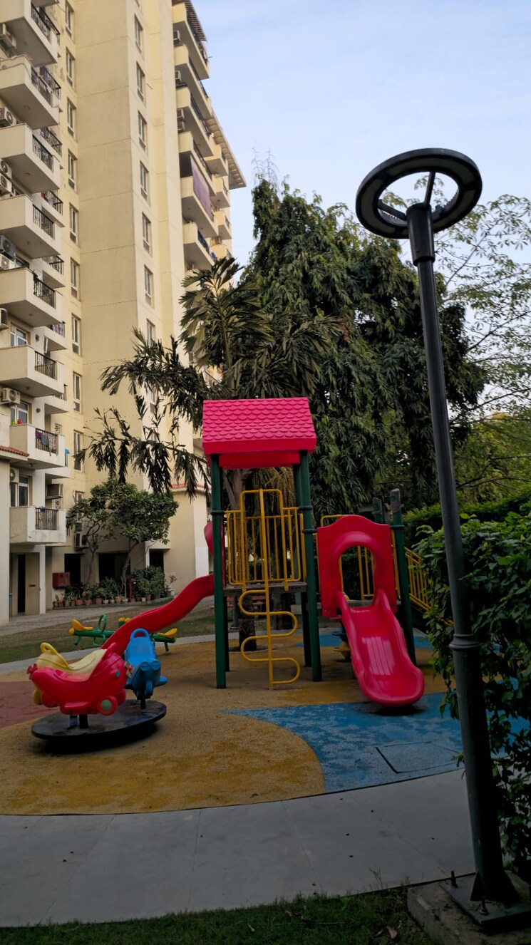 Exterior View, emaar-emerald-estate 2 Bedroom 1020 Sq.Ft. Apartment In Sector 65 Gurgaon 9194976