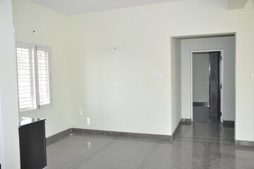 Room in 2 BHK Builder Floor at Nri Layout – for Rent