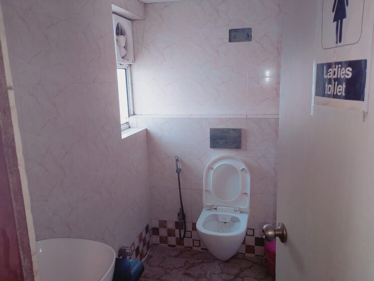 Washroom, sector 18 Commercial Office Space 350 Sq.Ft. In Sector 18 Noida 9194982